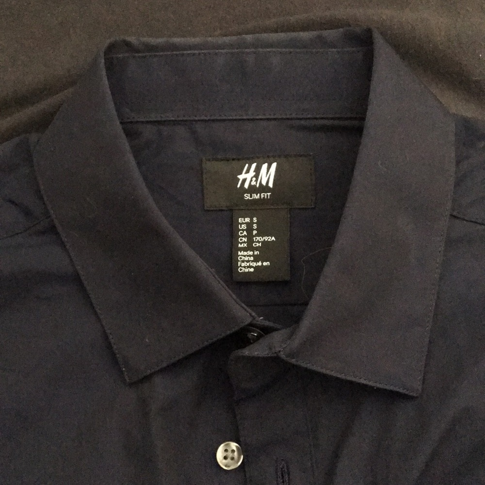 Slim fit H&M men’s dark blue button up. Men’s S